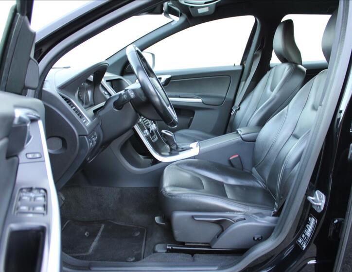 Volvo XC60 11