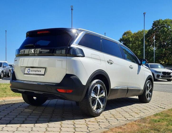 Peugeot 5008 3