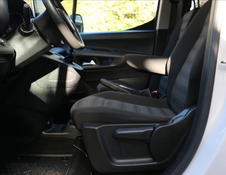 Opel Combo 24