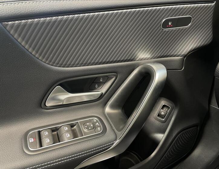 Mercedes-Benz CLA 12