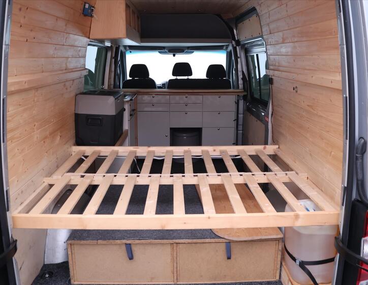 Mercedes-Benz Sprinter 10