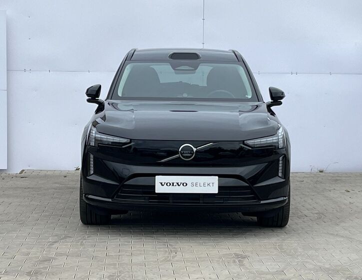 Volvo EX90 4