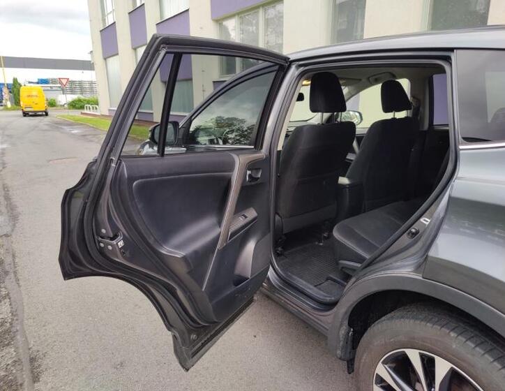 Toyota RAV4 12