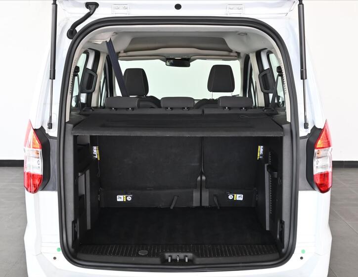 Ford Tourneo Courier 6