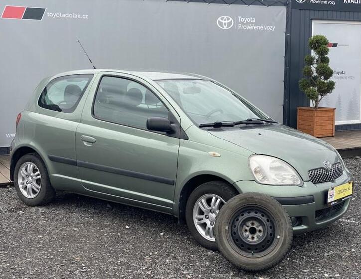 Toyota Yaris 1