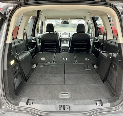 Ford Galaxy 14