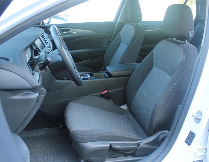 Opel Insignia 8