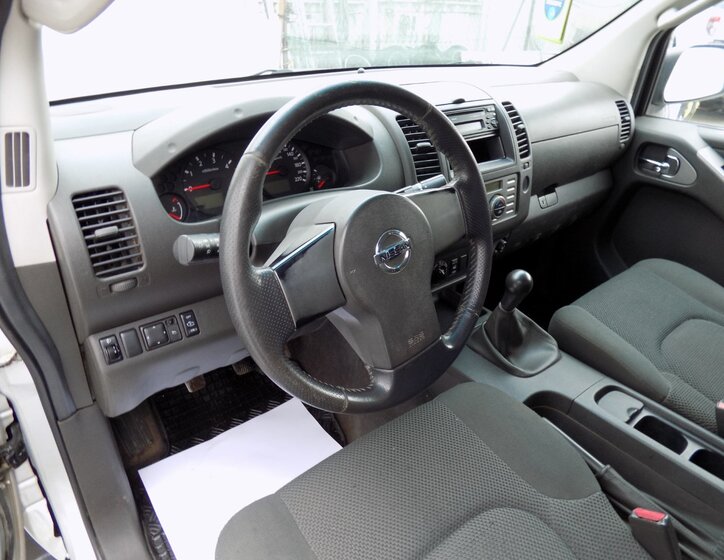 Nissan Navara 10