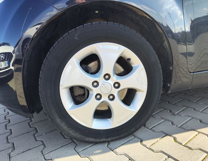 KIA Venga 26