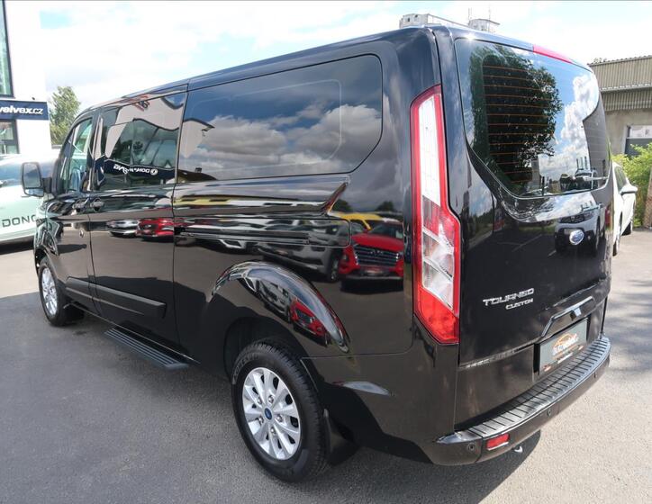 Ford Tourneo Custom 4
