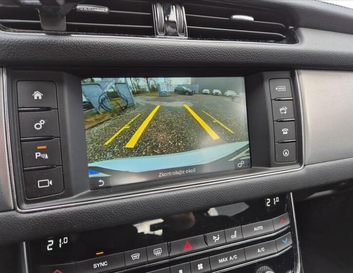 Jaguar XF 15