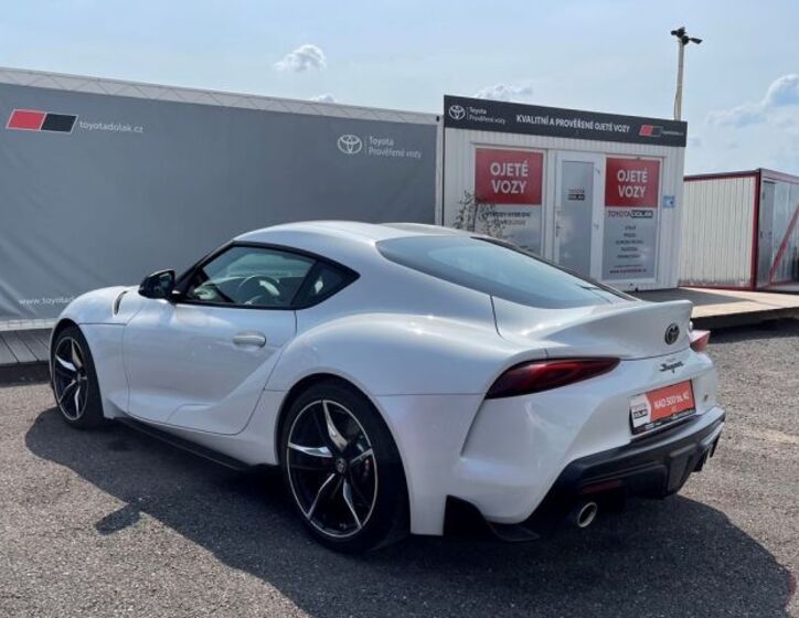 Toyota Supra 8