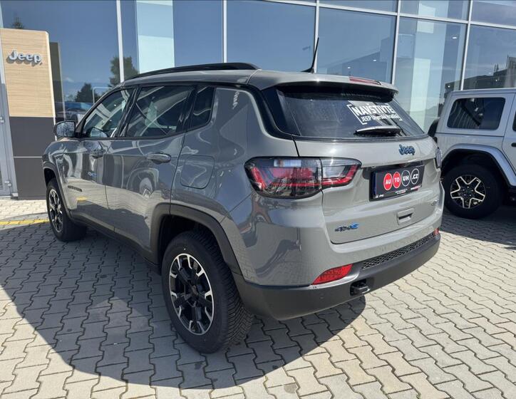 Jeep Compass 4