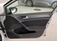 Volkswagen Golf 26