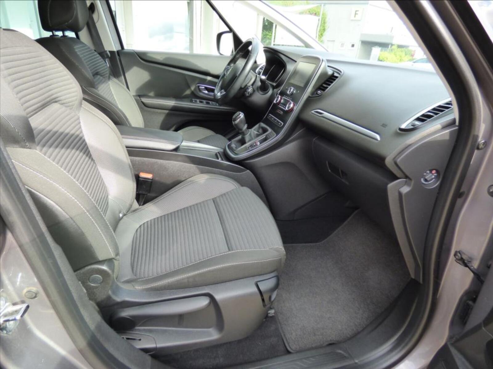 Renault Scénic 64