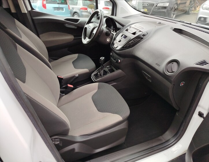 Ford Tourneo Courier 24