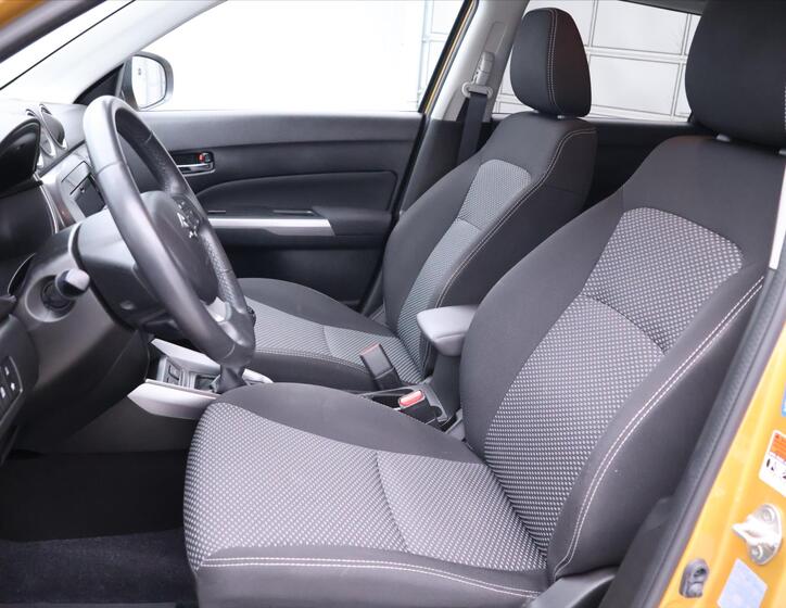 Suzuki Vitara 12