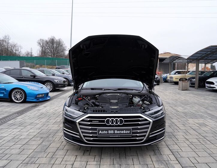 Audi A8 9