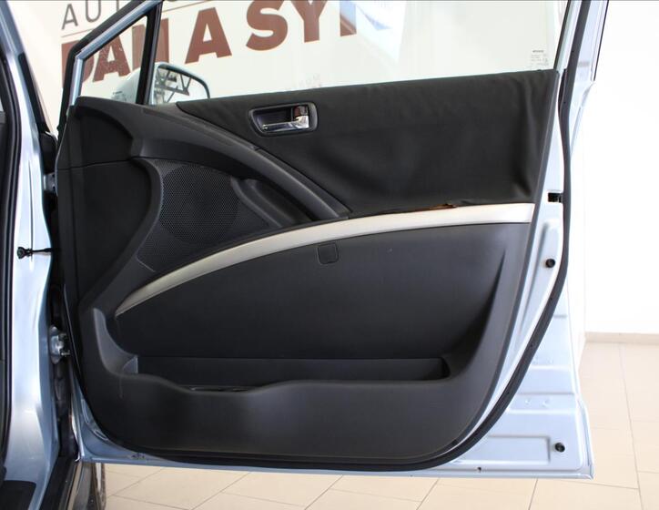 Toyota Corolla Verso 11