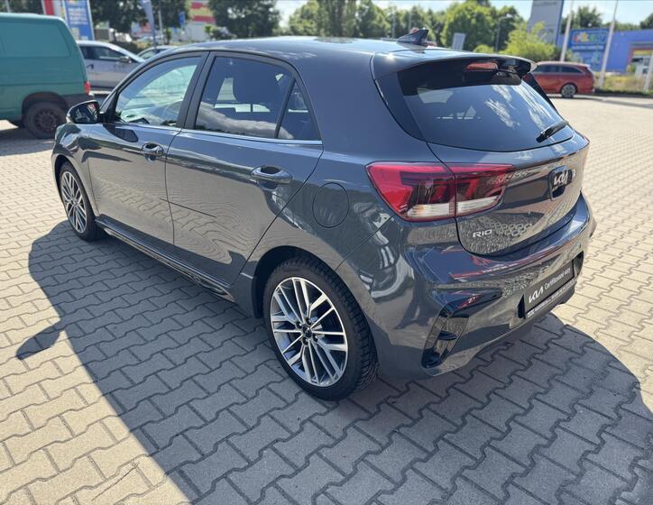 KIA Rio 5