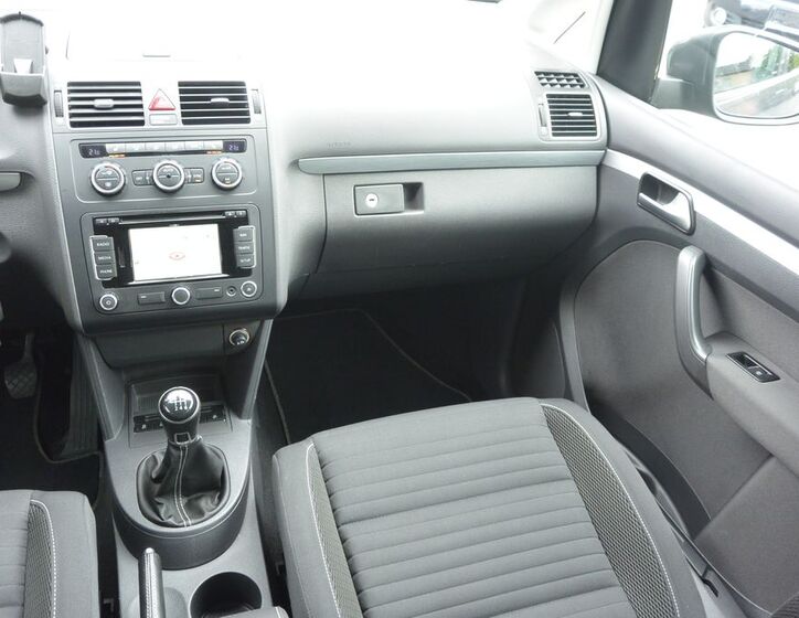 Volkswagen Touran 8
