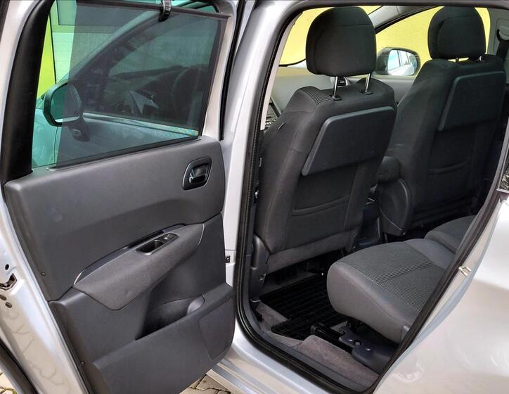 Peugeot 5008 16