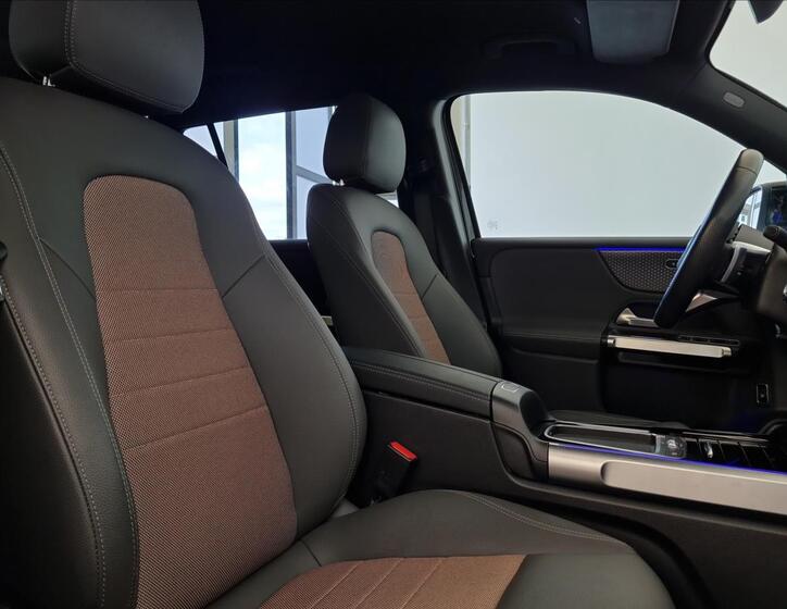 Mercedes-Benz EQB 15