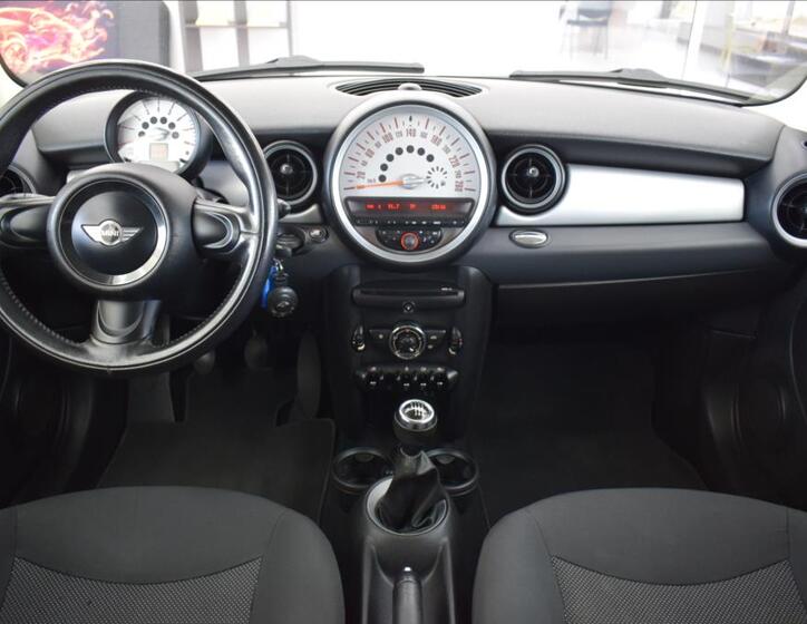 Mini Clubman 16