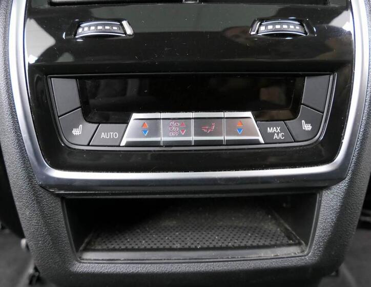 BMW X5 8
