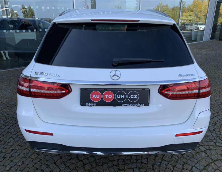 Mercedes-Benz Třídy E 33