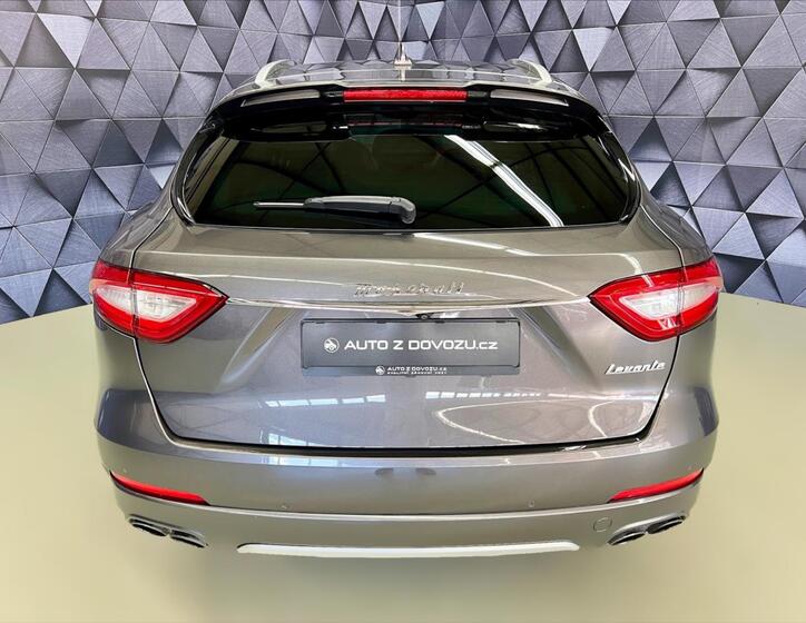 Maserati Levante 6