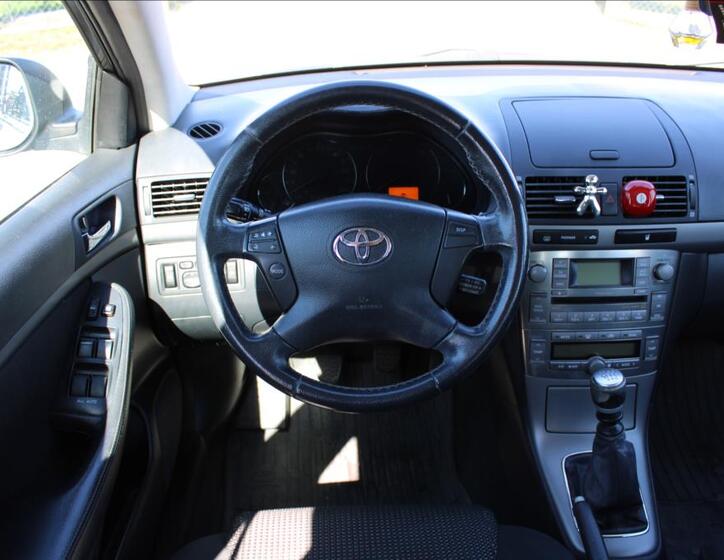 Toyota Avensis 12
