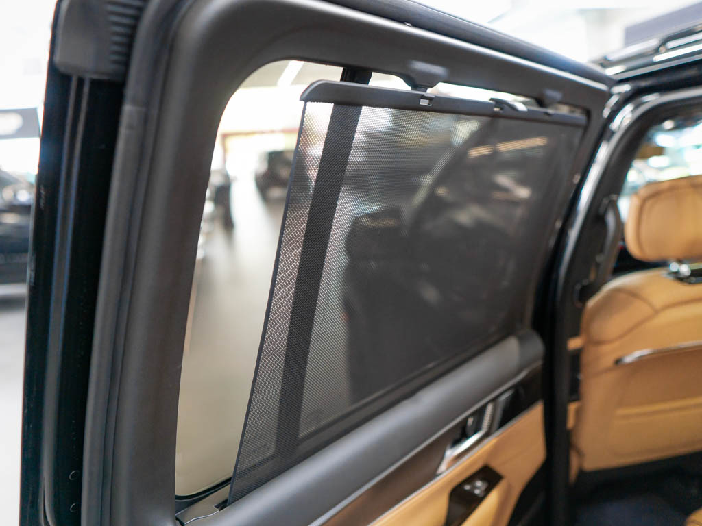 Jeep Grand Wagoneer