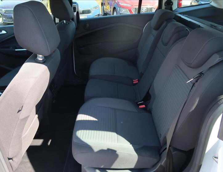 Ford Grand C-MAX 17