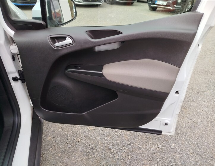 Ford Tourneo Courier 23