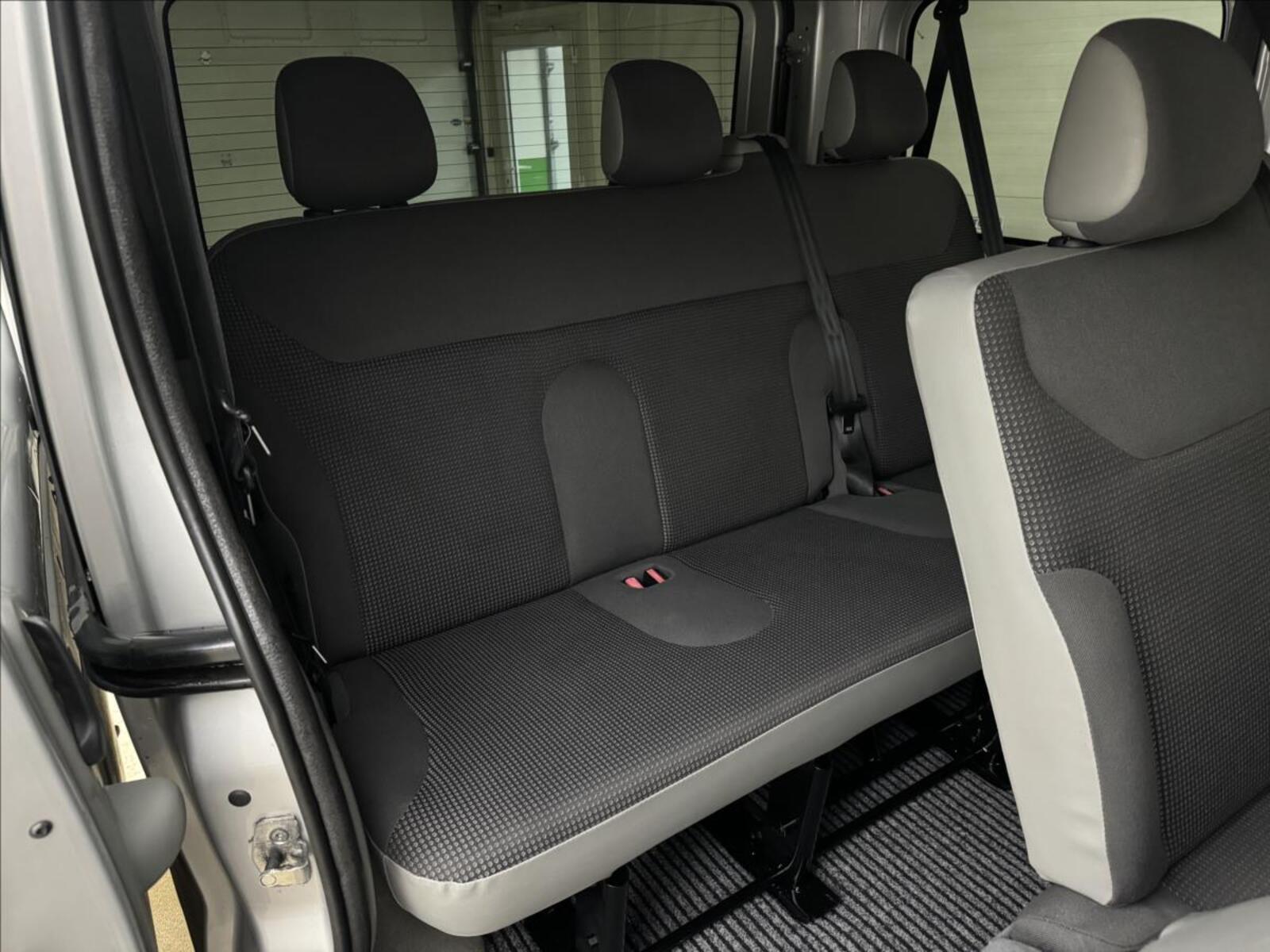 Opel Vivaro 22