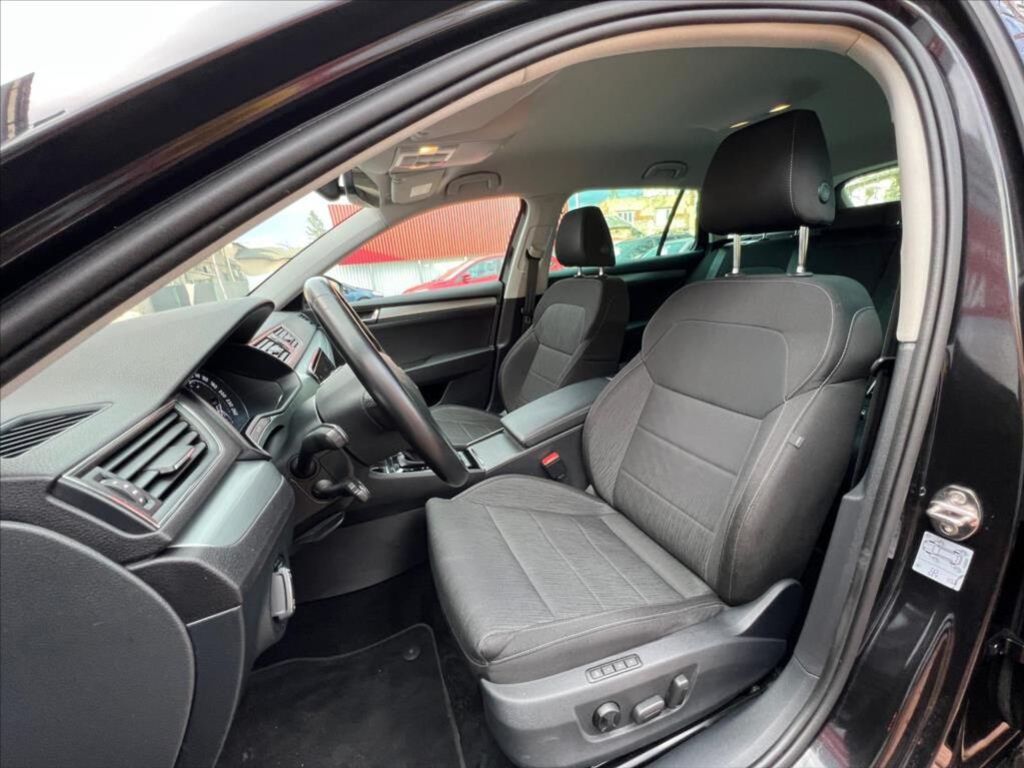 Škoda Superb 12