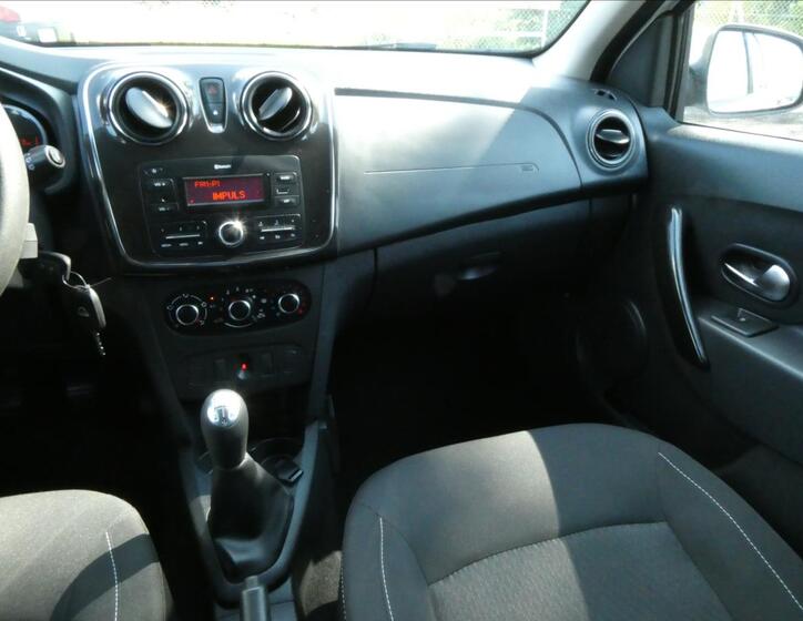 Dacia Sandero 27