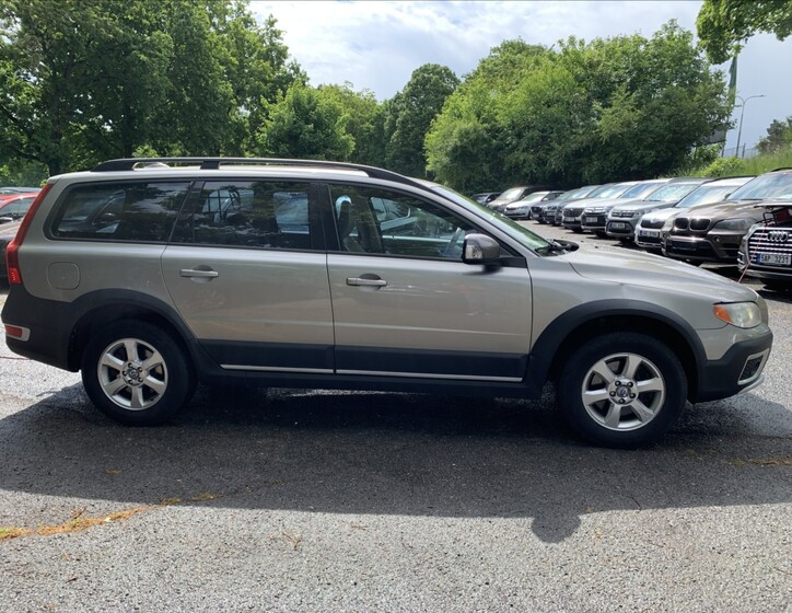 Volvo XC70 4