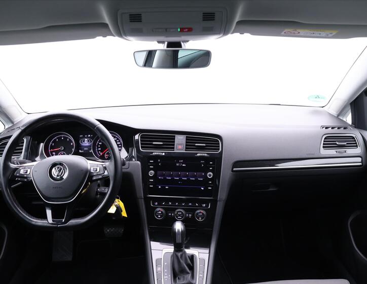 Volkswagen Golf 27