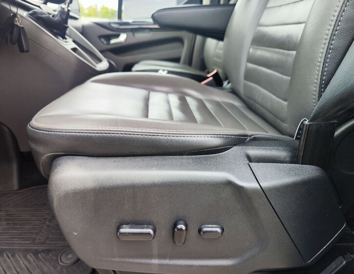 Ford Tourneo Custom 33