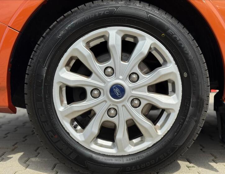 Ford Tourneo Custom 10