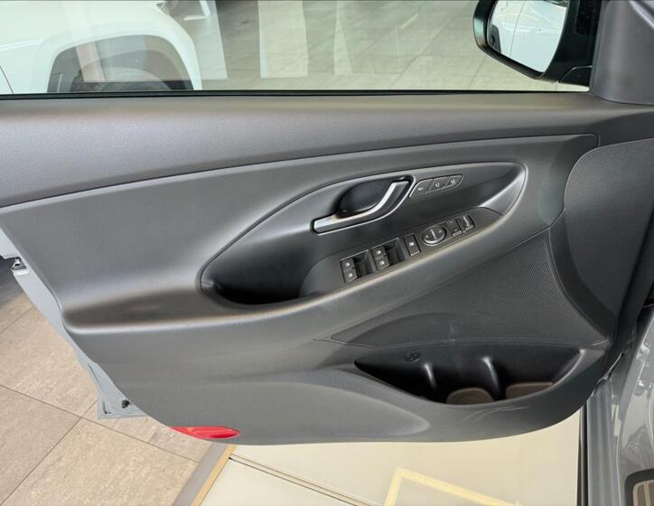 Hyundai i30 24