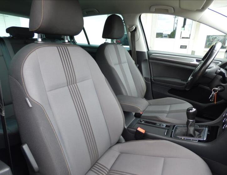 Volkswagen Golf 45