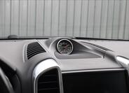 Porsche Cayenne 26