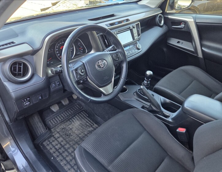 Toyota RAV4 5
