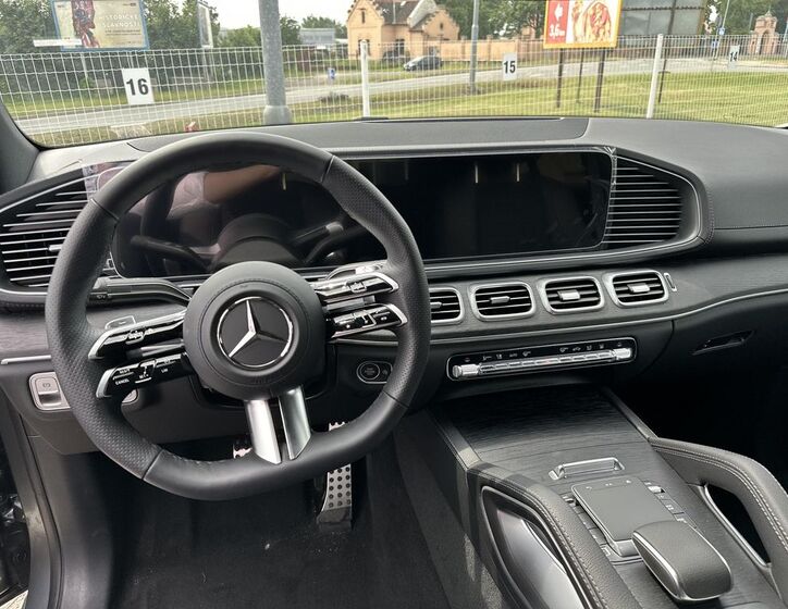 Mercedes-Benz GLE 10