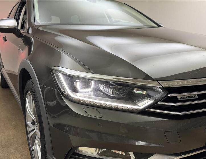 Volkswagen Passat 50