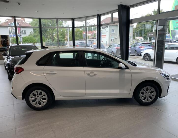 Hyundai i30 4