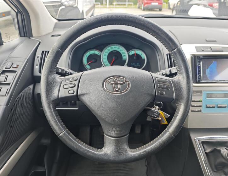 Toyota Corolla Verso 19